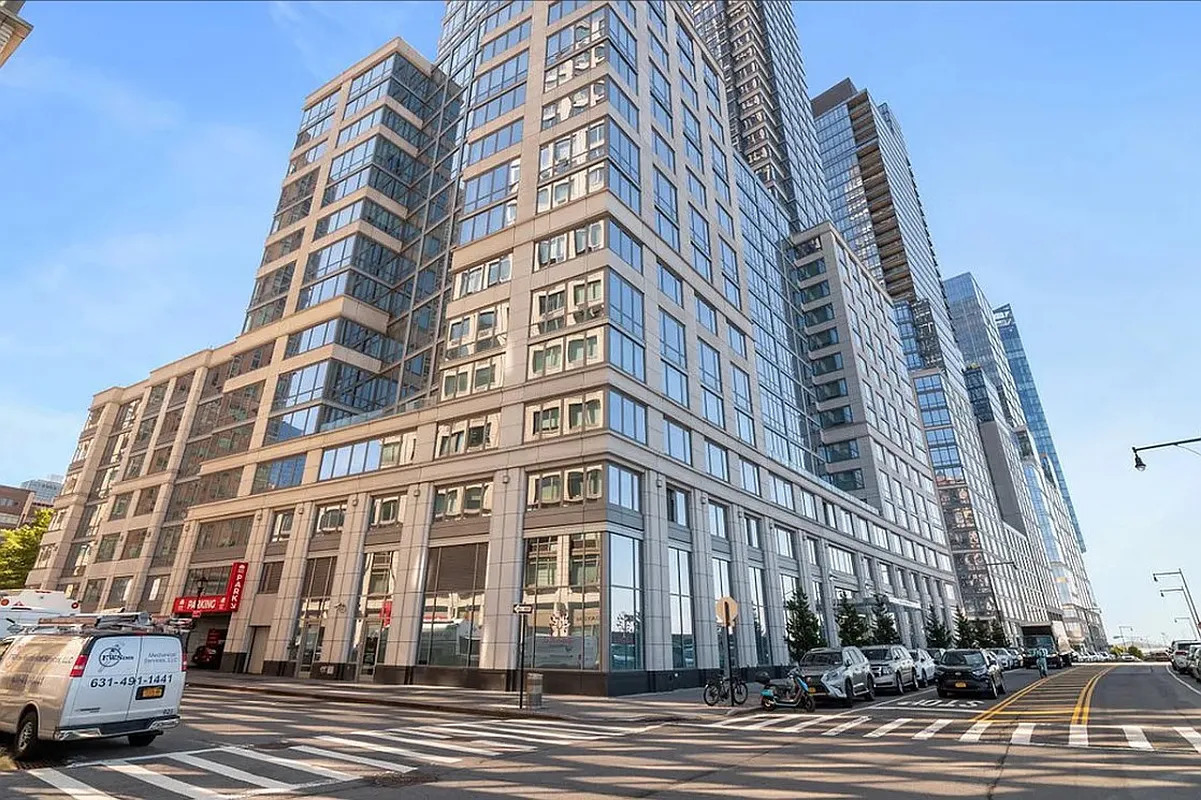 80 Riverside Boulevard, Unit 4X Manhattan, NY 10069 - Photo 16 of 17