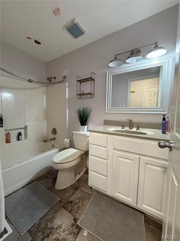 $400,000 | 10755 Kennerly Road, Sunset Hills, MO 63128