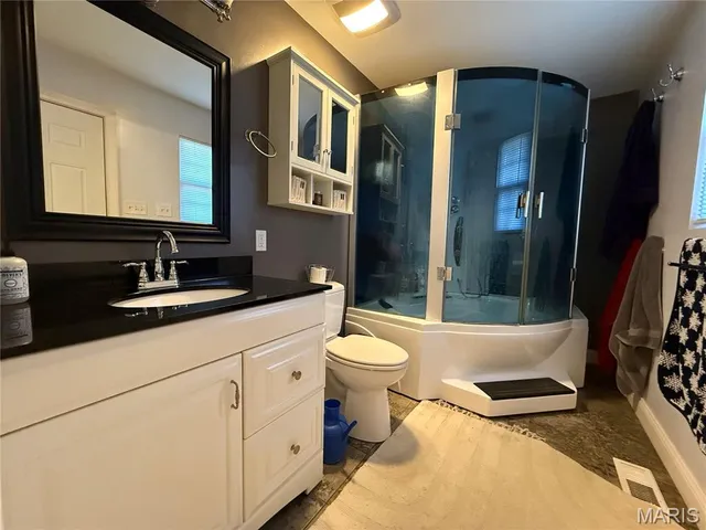 $400,000 | 10755 Kennerly Road, Sunset Hills, MO 63128