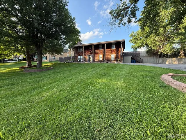$400,000 | 10755 Kennerly Road, Sunset Hills, MO 63128