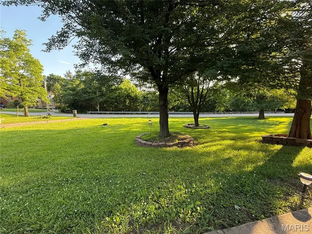 $400,000 | 10755 Kennerly Road, Sunset Hills, MO 63128