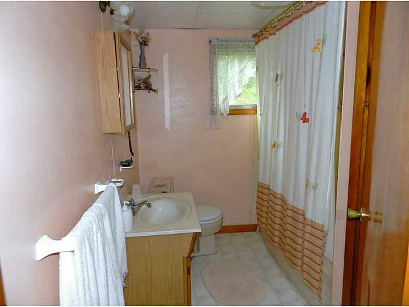 4232 Ellwood Road New Castle, PA 16101 - Photo 7 of 12 Full Bath.