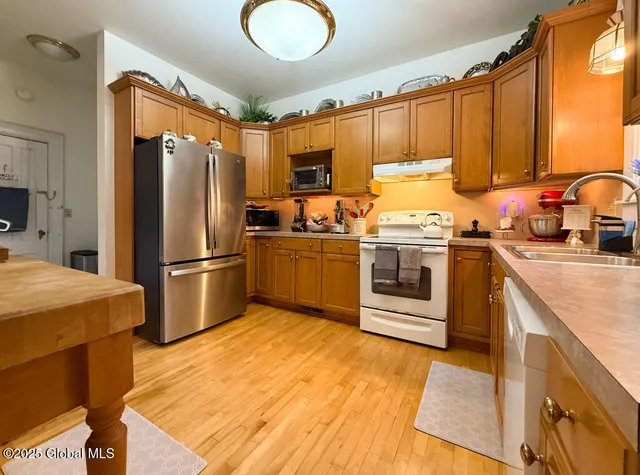 $240,000 | 126 Kingsboro Avenue, Gloversville, NY 12078