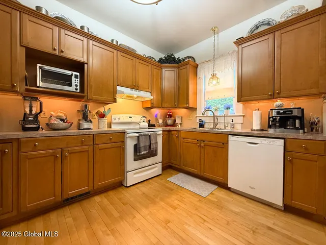 $240,000 | 126 Kingsboro Avenue, Gloversville, NY 12078