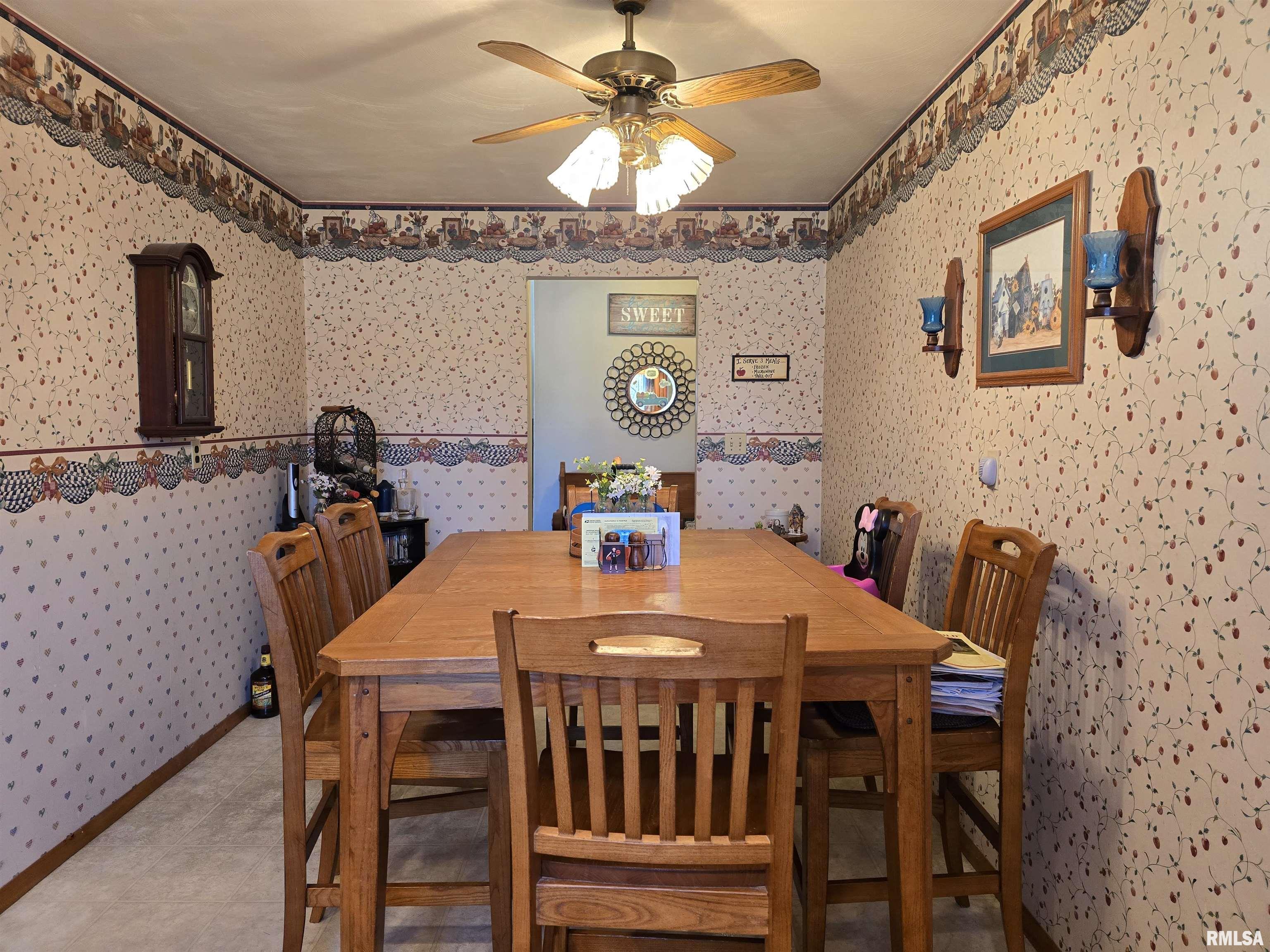 1410 East Locust Street Canton, IL 61520 - Photo 13 of 57