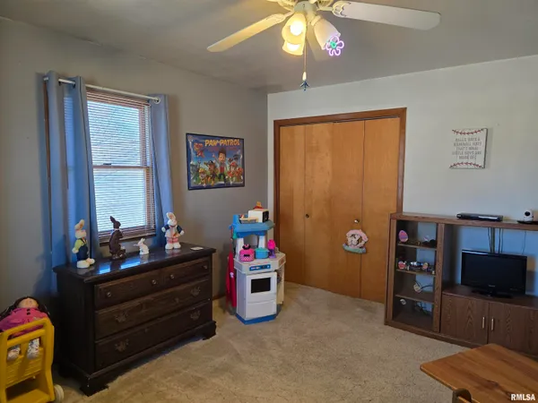 $199,000 | 1410 East Locust Street, Canton, IL 61520