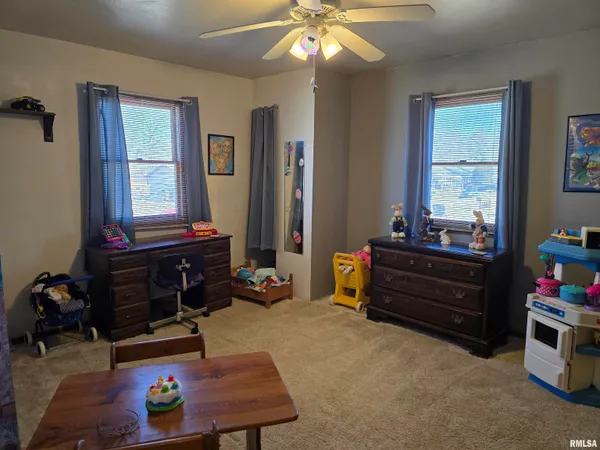 $199,000 | 1410 East Locust Street, Canton, IL 61520