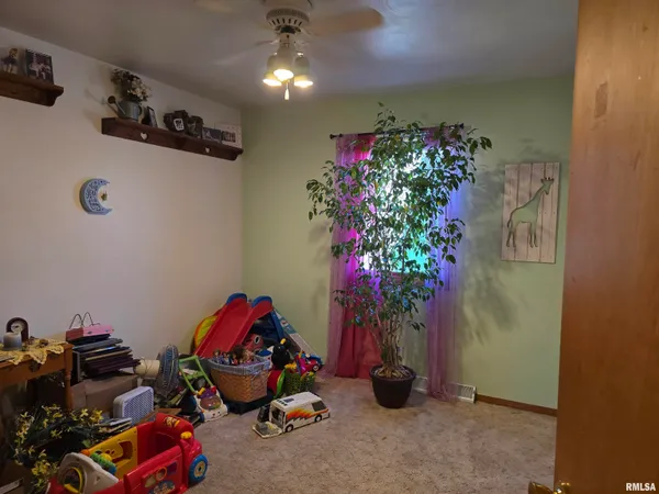 $199,000 | 1410 East Locust Street, Canton, IL 61520