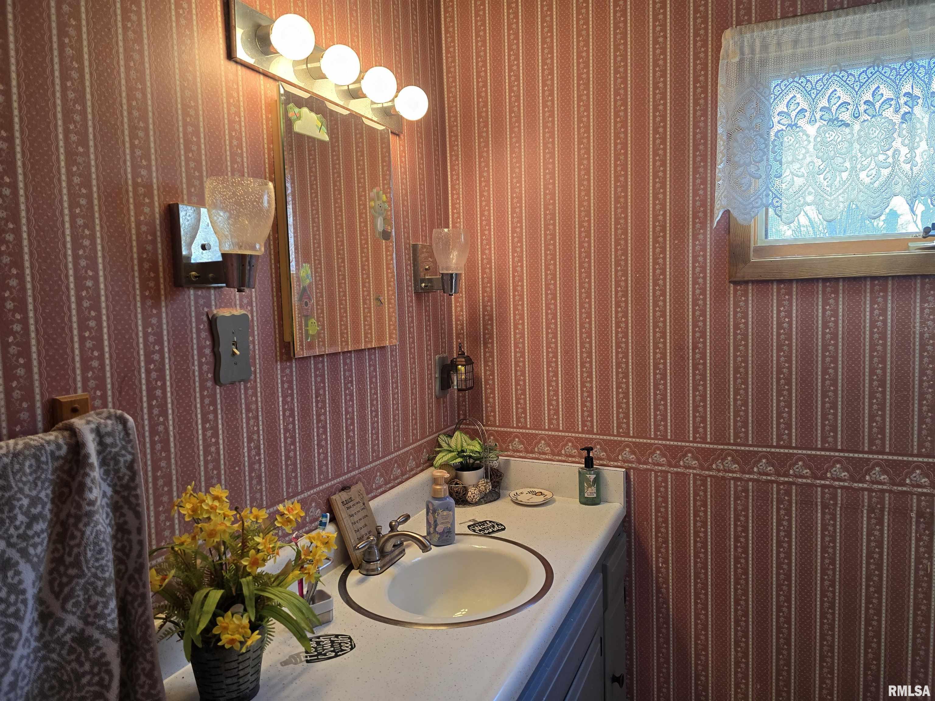 1410 East Locust Street Canton, IL 61520 - Photo 25 of 57