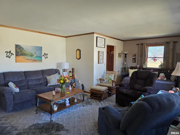 $199,000 | 1410 East Locust Street, Canton, IL 61520