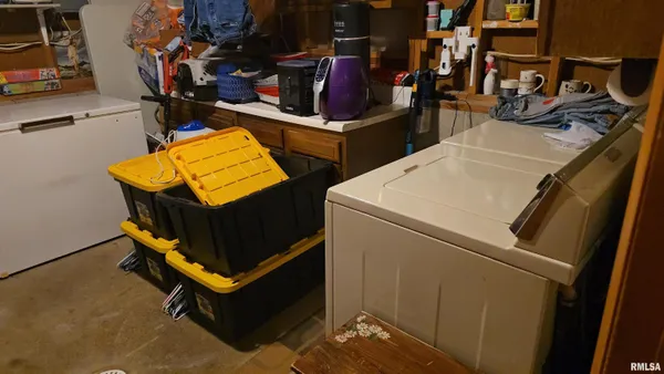 $199,000 | 1410 East Locust Street, Canton, IL 61520