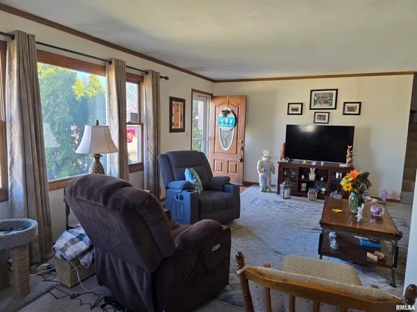 $199,000 | 1410 East Locust Street, Canton, IL 61520