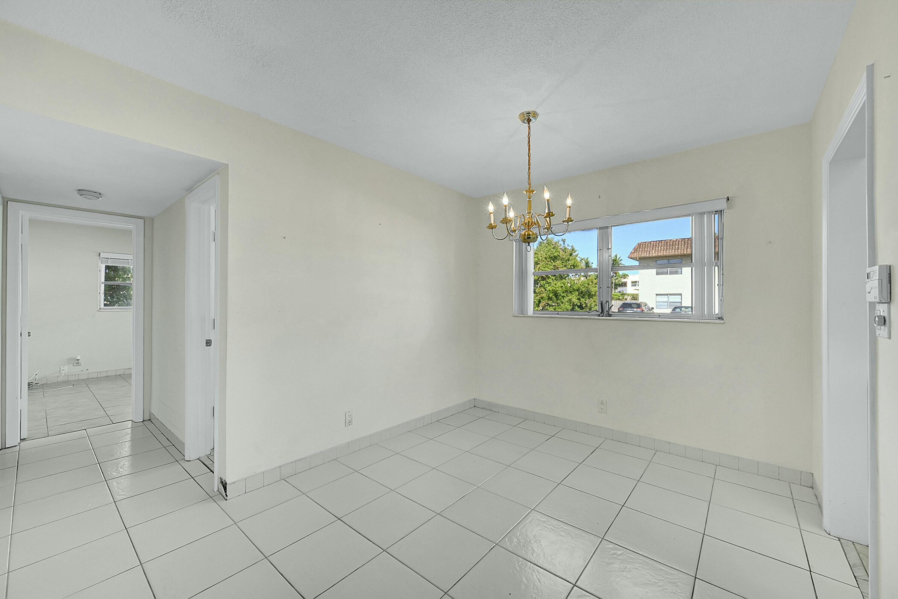 2110 Northeast 42nd Street, Unit 1B Lighthouse Point, FL 33064 - Photo 11 of 45 Dining Area