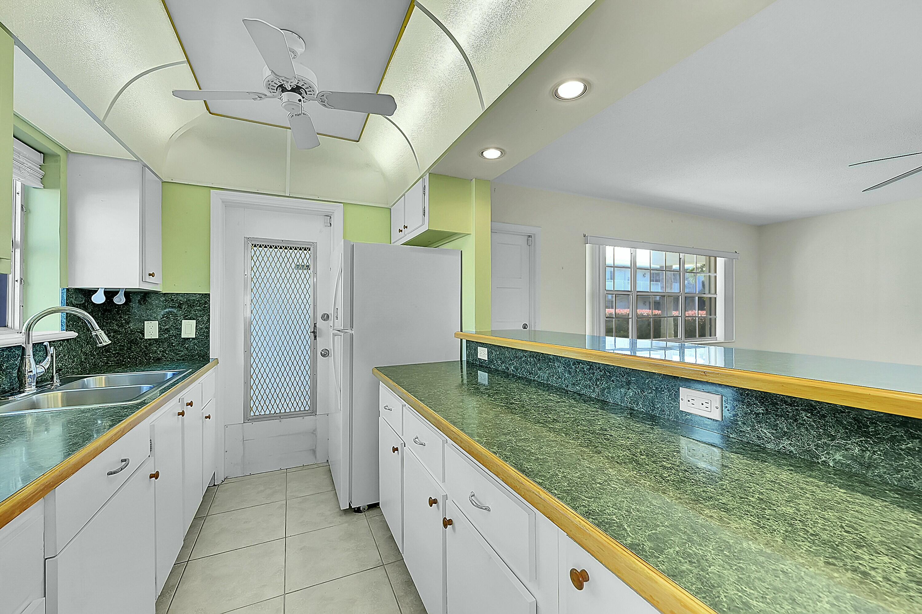 2110 Northeast 42nd Street, Unit 1B Lighthouse Point, FL 33064 - Photo 14 of 45 Kitchen