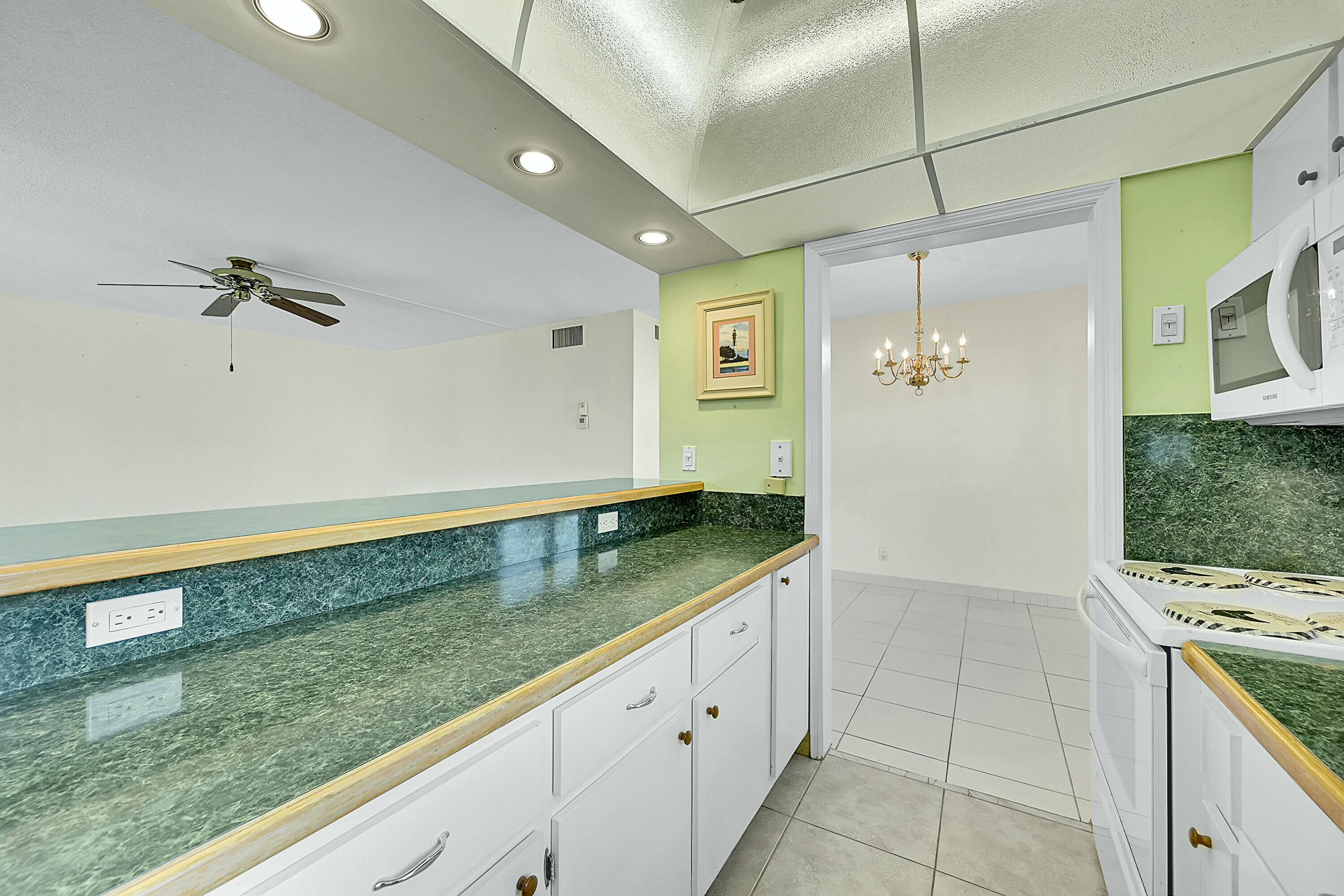 2110 Northeast 42nd Street, Unit 1B Lighthouse Point, FL 33064 - Photo 16 of 45 Kitchen