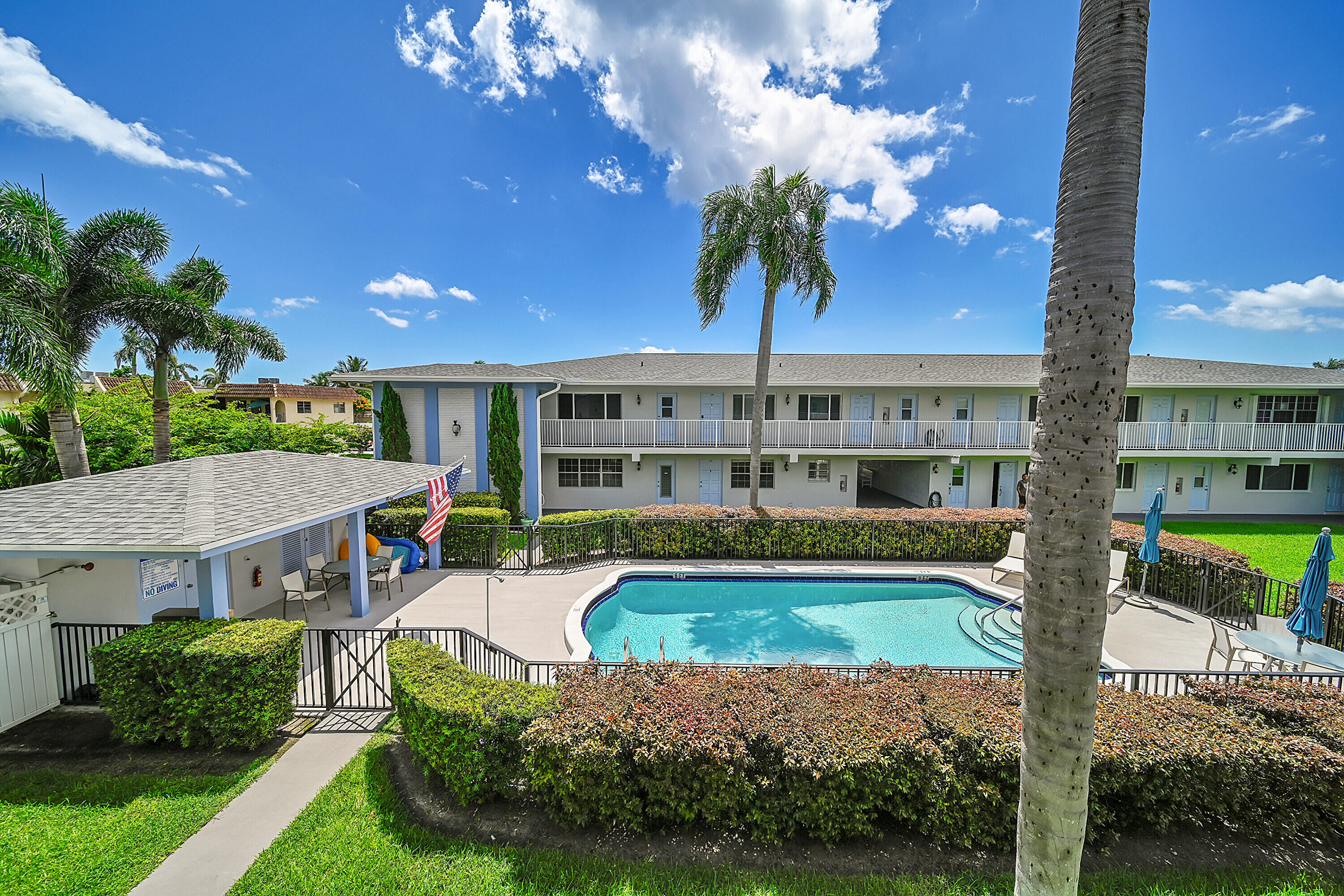 2110 Northeast 42nd Street, Unit 1B Lighthouse Point, FL 33064 - Photo 4 of 45 Pool