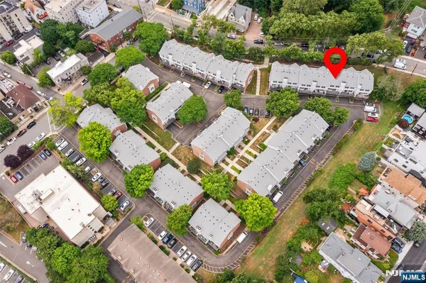 $1,038,000 | 477 Undercliff Avenue, Edgewater, NJ 07020
