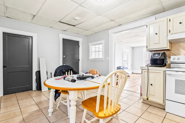 $1,199,800 | 545-547 White Mountain Highway, Milton, NH 03851