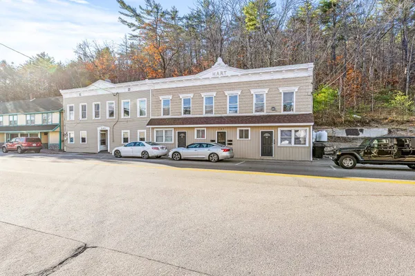 $1,199,800 | 545-547 White Mountain Highway, Milton, NH 03851