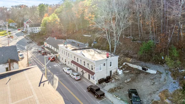$1,199,800 | 545-547 White Mountain Highway, Milton, NH 03851