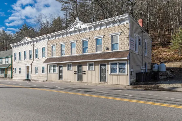 $1,199,800 | 545-547 White Mountain Highway, Milton, NH 03851