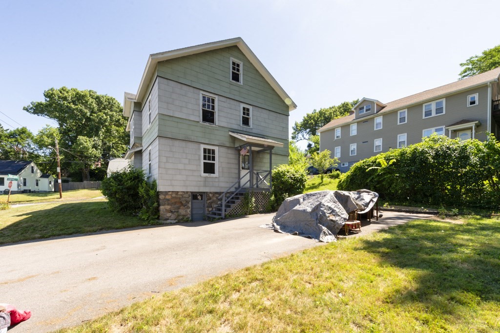 17 Hunnewell Road Worcester, MA 01606 - Photo 26 of 28
