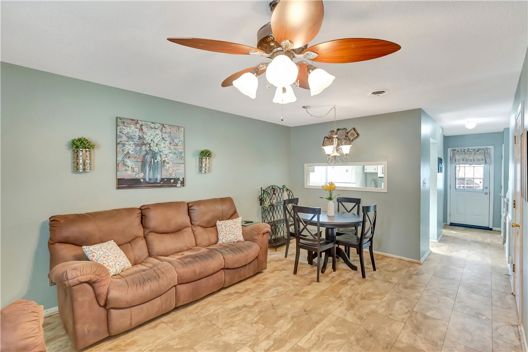 4303 Lexington Way Anderson, SC 29621 - Photo 4 of 24 Open living space