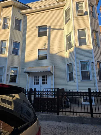 $2,800 | 67 Radford Street, Unit 2E, Yonkers, NY 10705
