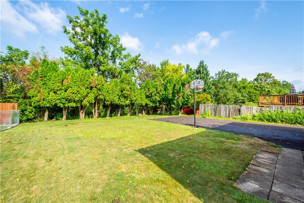 236 West Bruceton Road Pittsburgh, PA 15236 - Photo 4 of 24 Gallery Image 4
