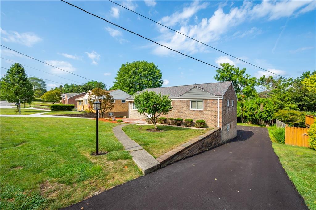 236 West Bruceton Road Pittsburgh, PA 15236 - Photo 10 of 24 Gallery Image 10