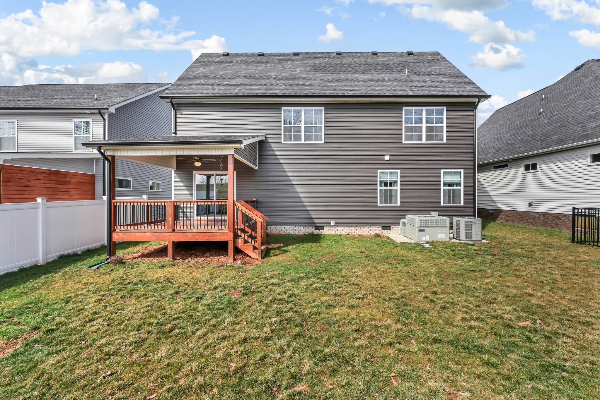 834 Limestone Way Clarksville, TN 37043 - Photo 25 of 26 front view of a house with a yard