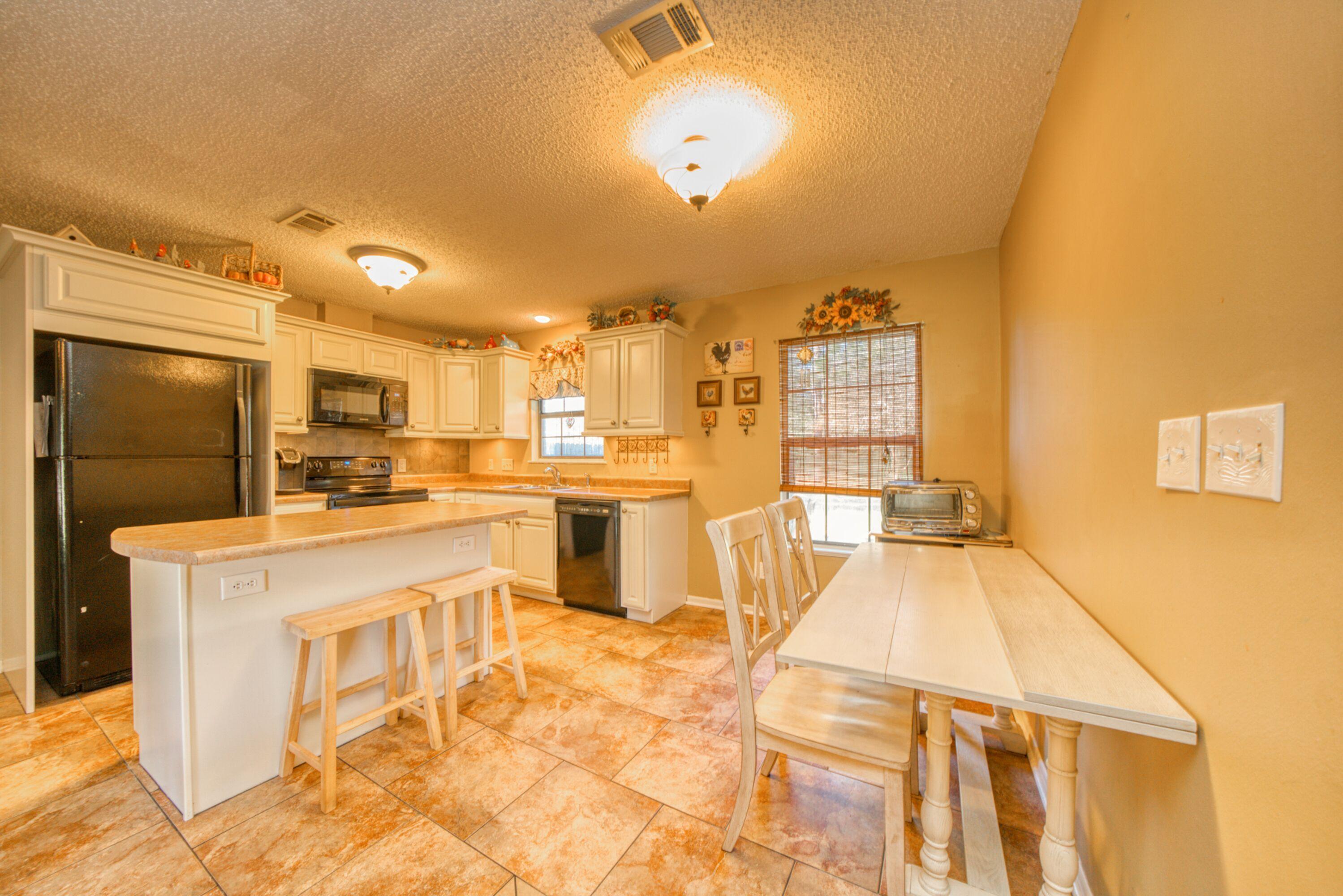255 Ruckel Drive DeFuniak Springs, FL 32433 - Photo 7 of 19 kitchen