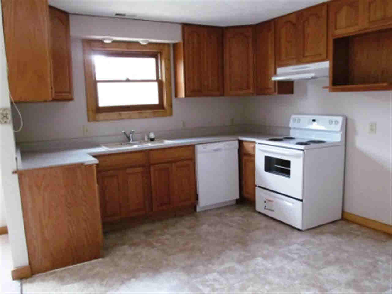 330 North Long Lake Road Albion, IN 46701 - Photo 4 of 23 Gallery Image 4