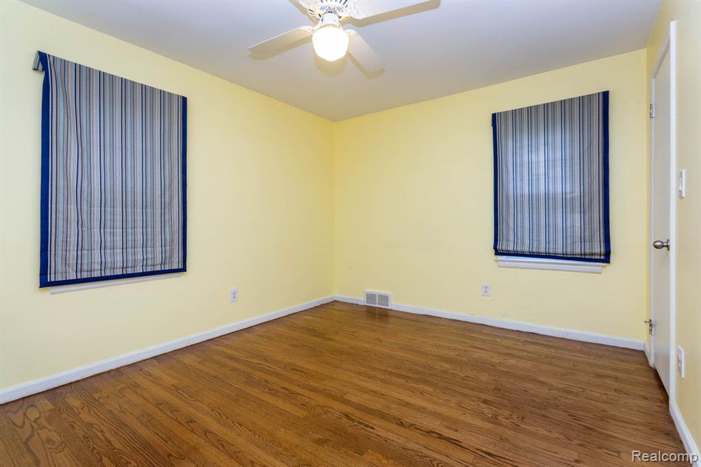 4237 Wakefield Road Berkley, MI 48072 - Photo 14 of 37