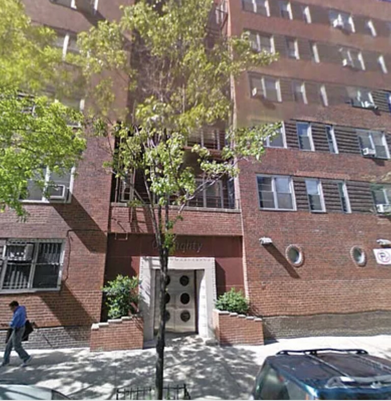180 West 93rd Street, Unit 2E Manhattan, NY 10025 - Photo 15 of 20 a front view of a building with street view