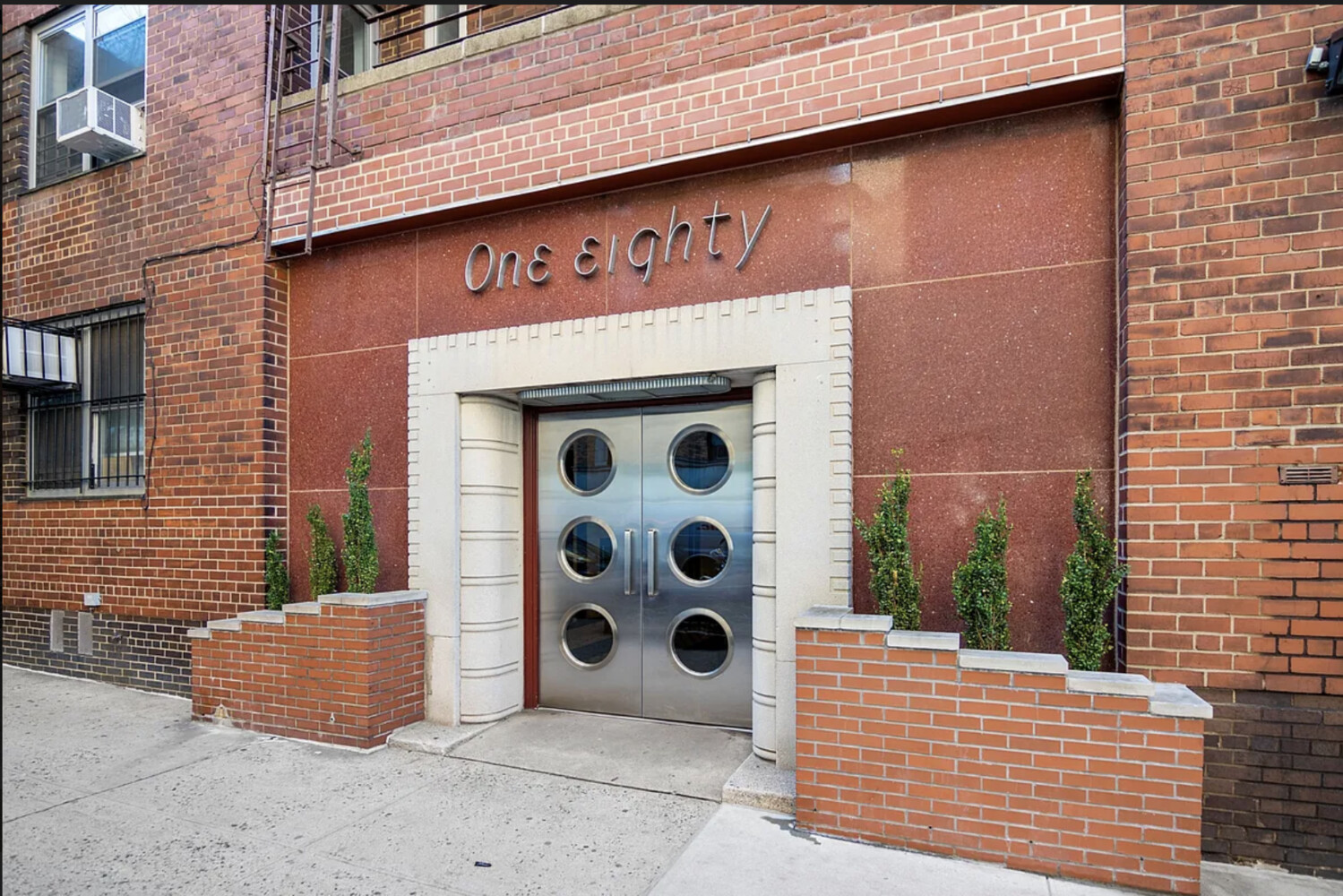 180 West 93rd Street, Unit 2E Manhattan, NY 10025 - Photo 16 of 20 a front view of a building