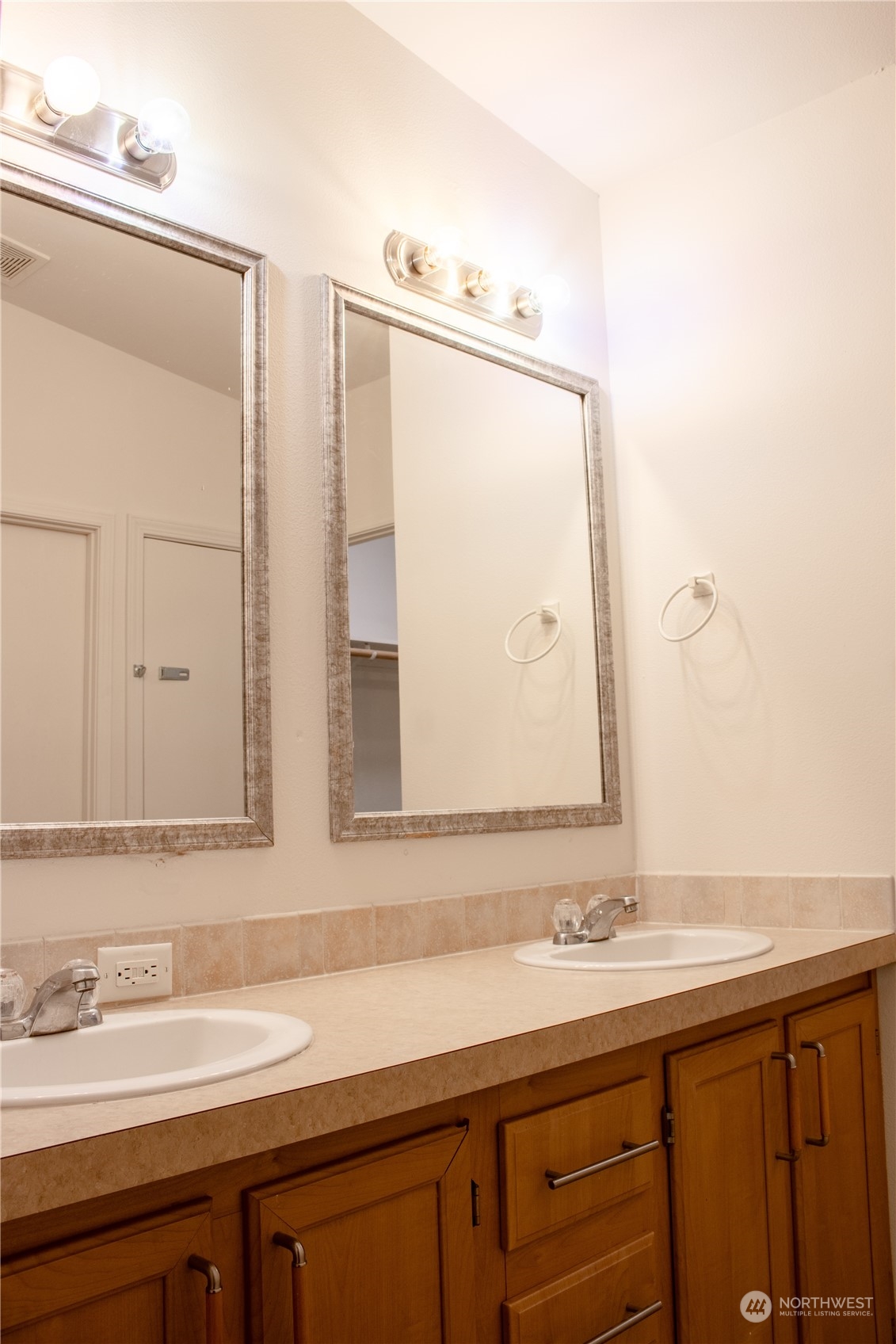 801 Thomas Road Grapeview, WA 98546 - Photo 8 of 21 Gallery Image 8