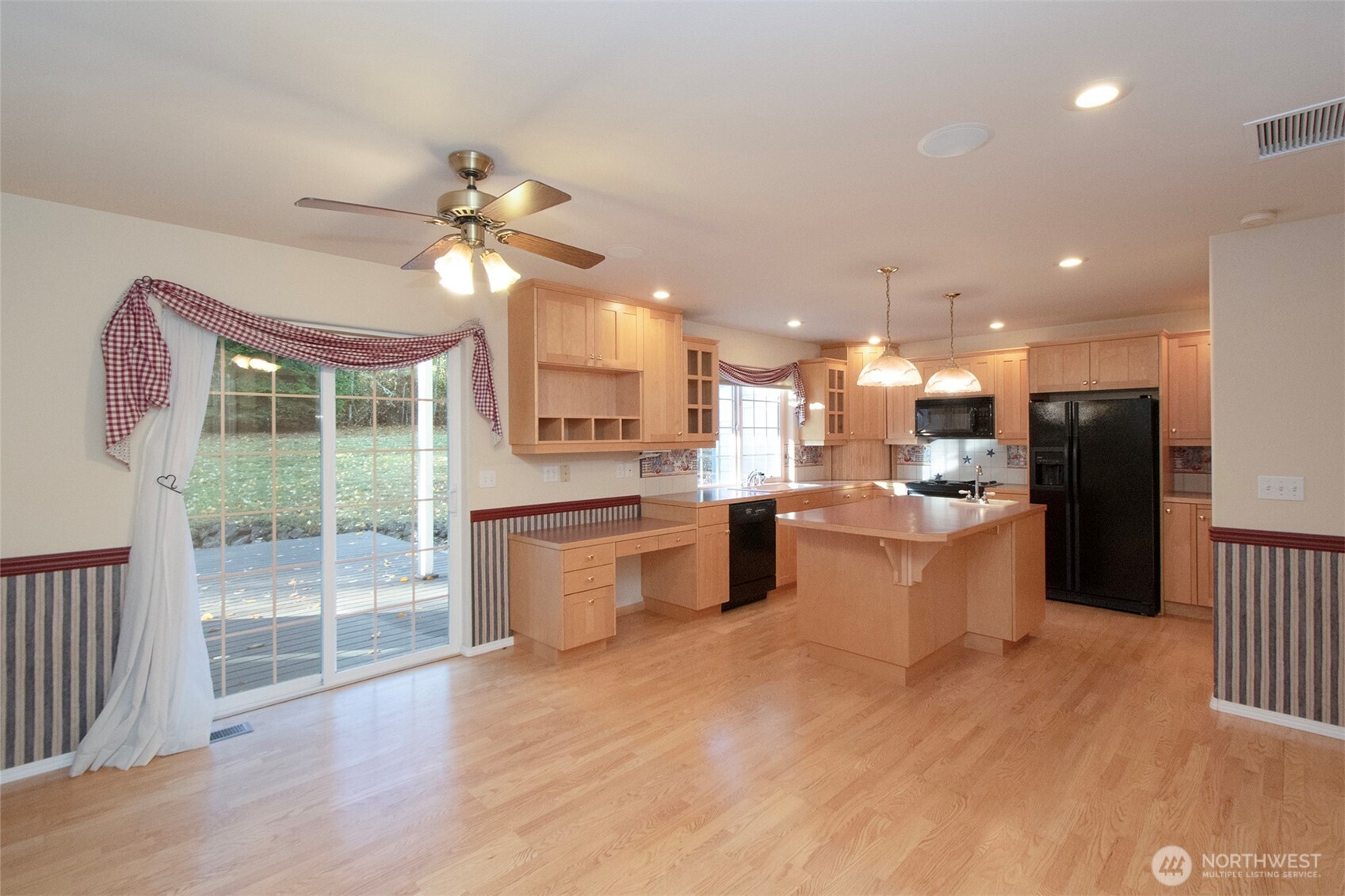 62 Yellow Brick Road Sequim, WA 98382 - Photo 6 of 40 Gallery Image 6