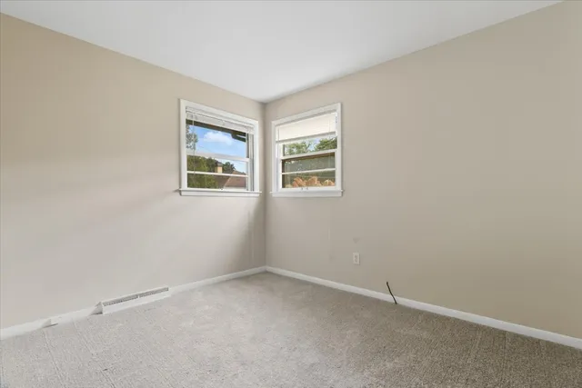 $1,850 | 2124 Burr Oak Lane, Lindenhurst, IL 60046