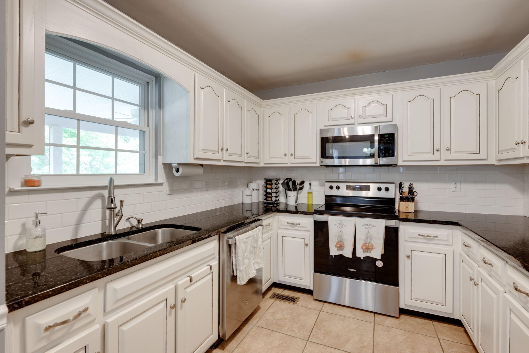 9137 Woodoak Road Soddy Daisy, TN 37379 - Photo 11 of 42 15-web-or-mls-DSC_5450-190