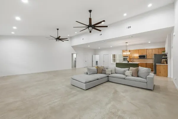 $689,000 | 1445 County Road 3690, Paradise, TX 76073