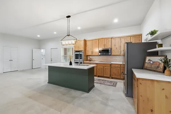 $689,000 | 1445 County Road 3690, Paradise, TX 76073