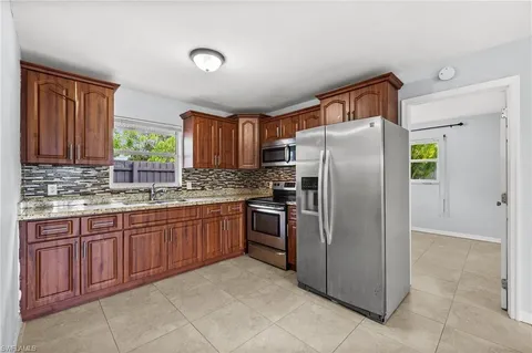 $999,000 | 781 101st Avenue North, Naples, FL 34108