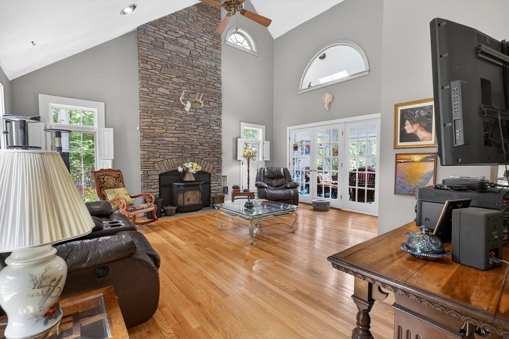 346 Judson Street Raynham, MA 02767 - Photo 6 of 36