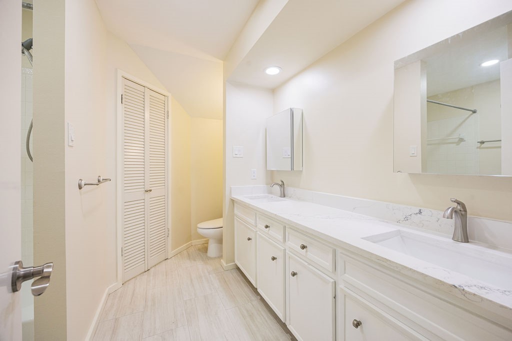 1856 South Gessner Road Houston, TX 77063 - Photo 13 of 24