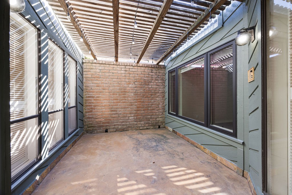 1856 South Gessner Road Houston, TX 77063 - Photo 23 of 24