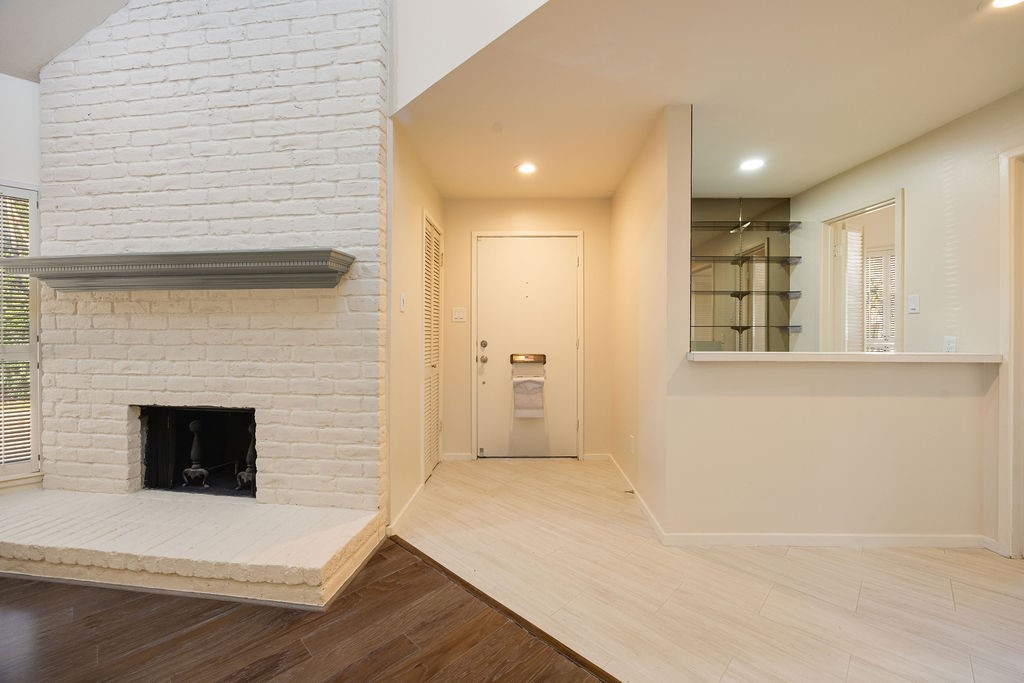 1856 South Gessner Road Houston, TX 77063 - Photo 4 of 24