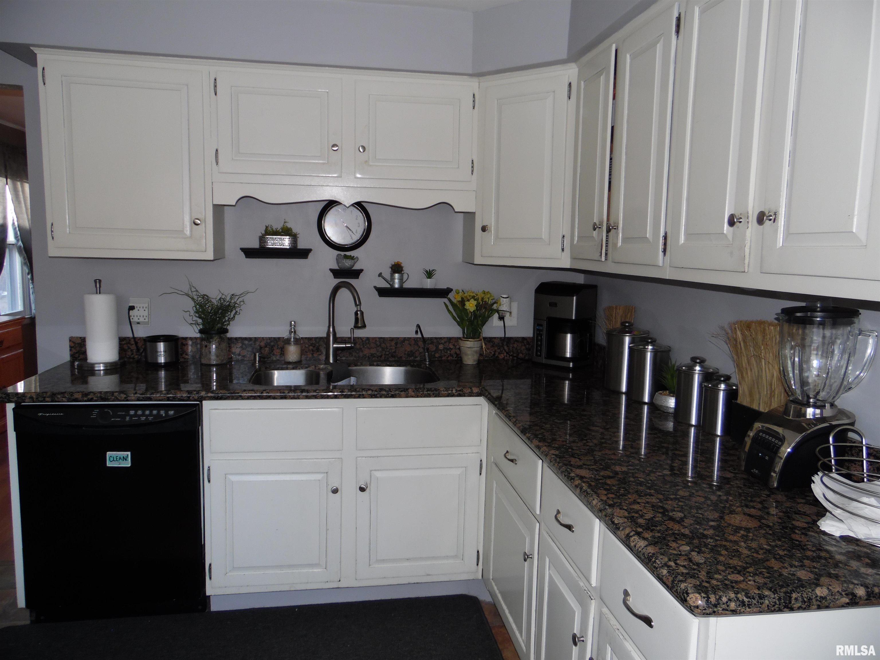 814 West Raven Road Peoria, IL 61615 - Photo 13 of 36 Gallery Image 13