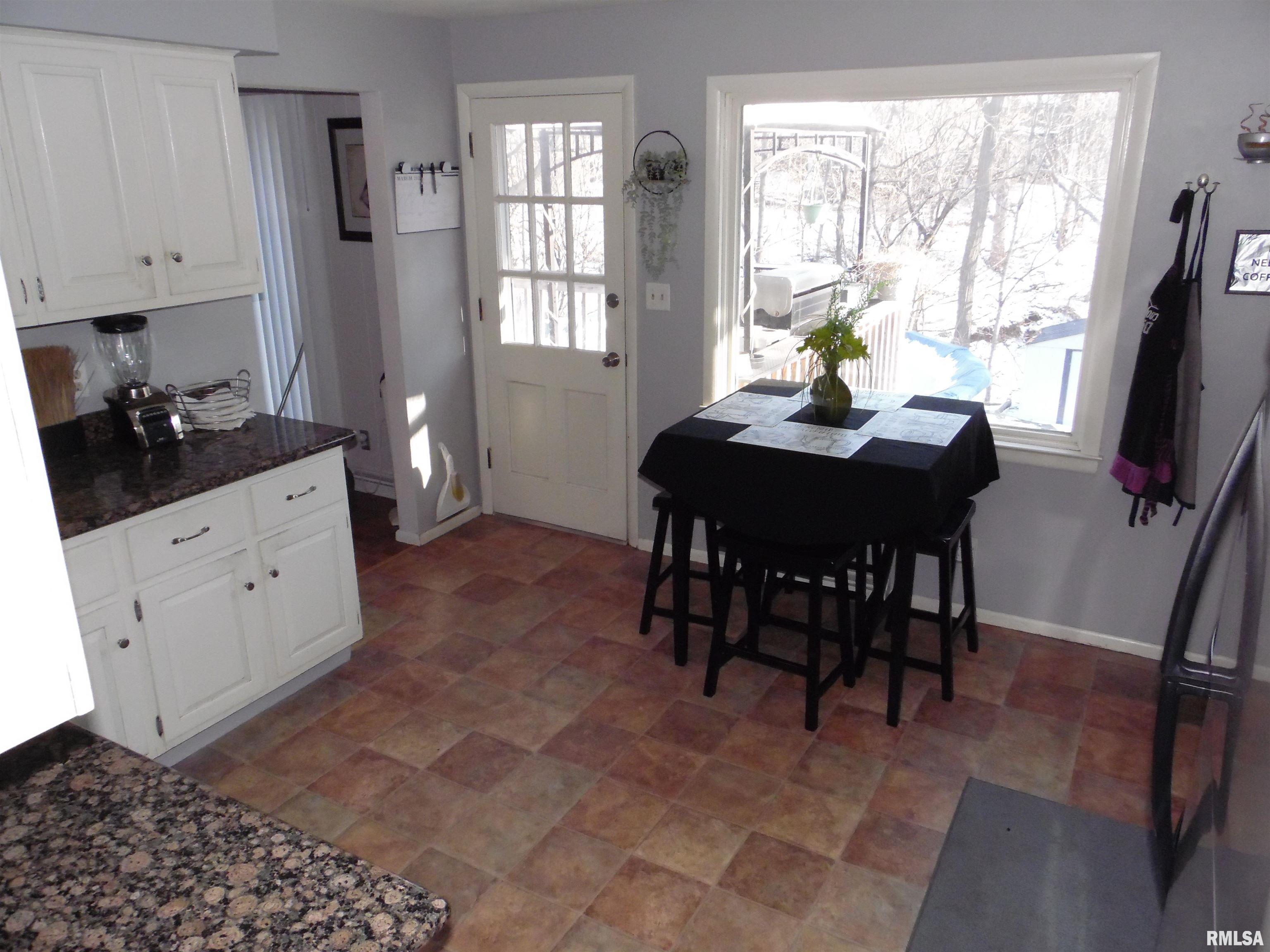 814 West Raven Road Peoria, IL 61615 - Photo 15 of 36 Gallery Image 15