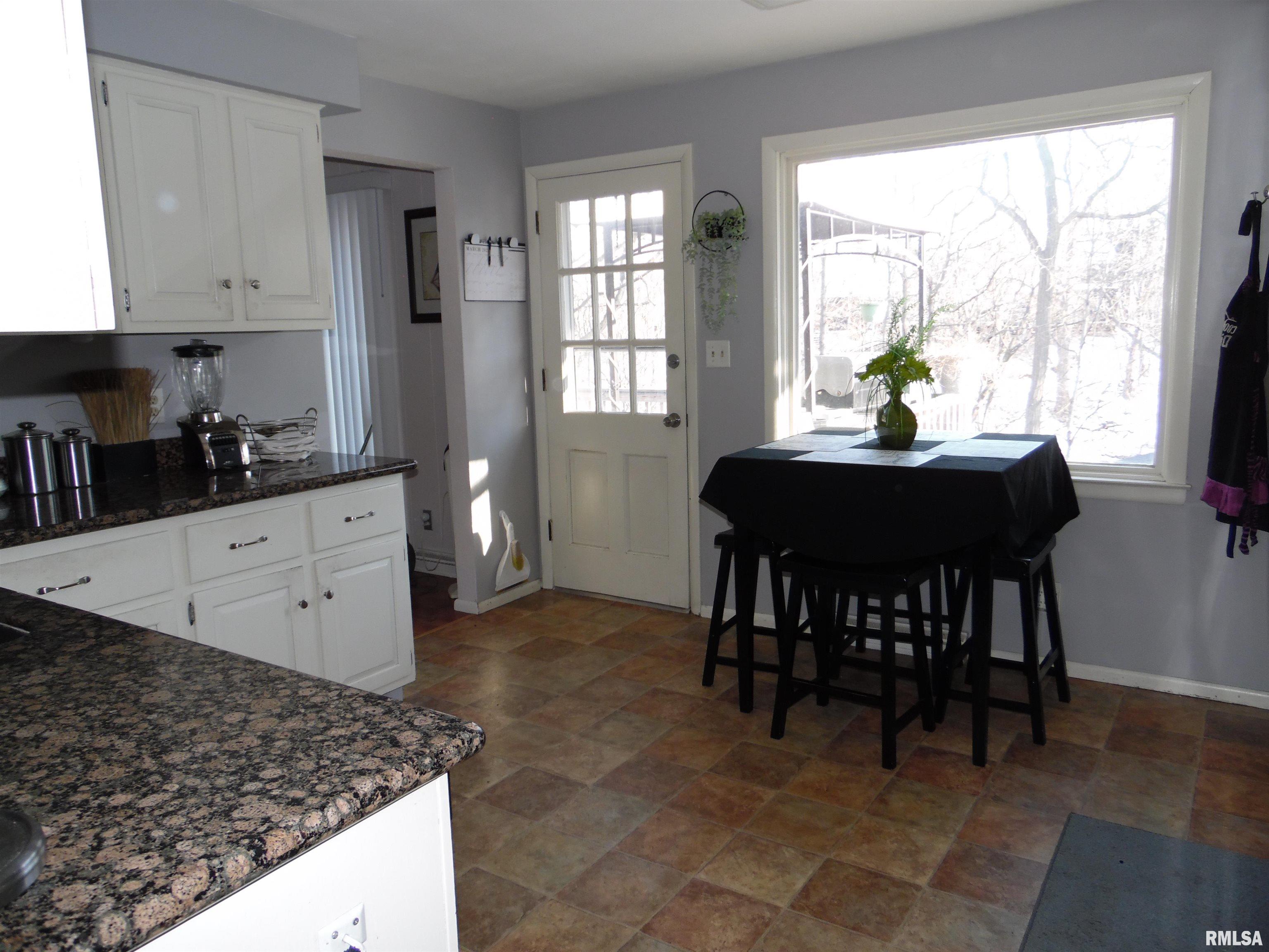 814 West Raven Road Peoria, IL 61615 - Photo 16 of 36 Gallery Image 16